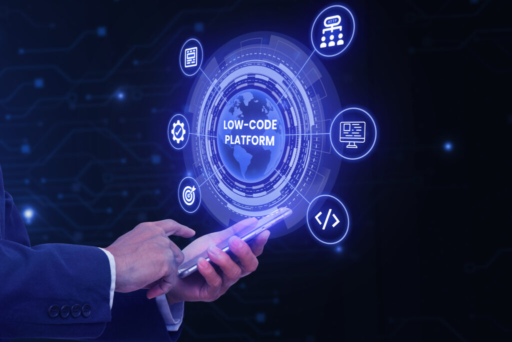 Stand der Low-Code-Anwendungsentwicklung in der Region DACH: IT-Spezialisten nutzen Low-Code Plattformen; weniger die „Citizen Developer“