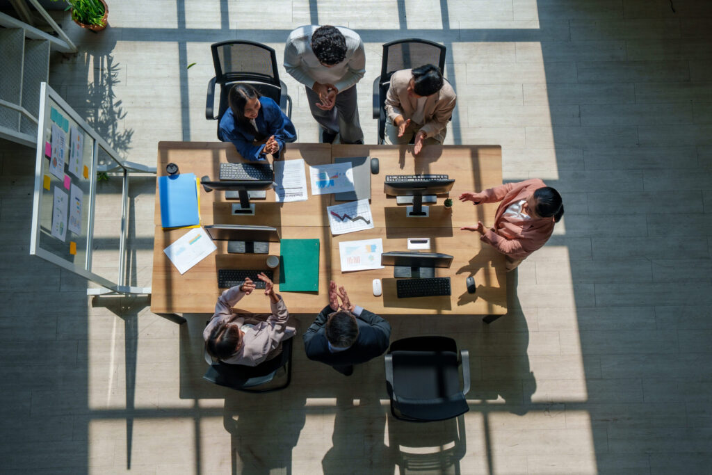 Adoption braucht Freiräume: KI ist da. Warum arbeitet mein Team noch wie vorher? KI-Kollegen